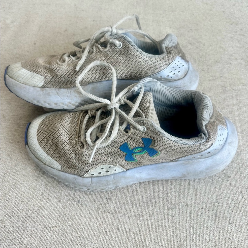 Under Armour Sneakers